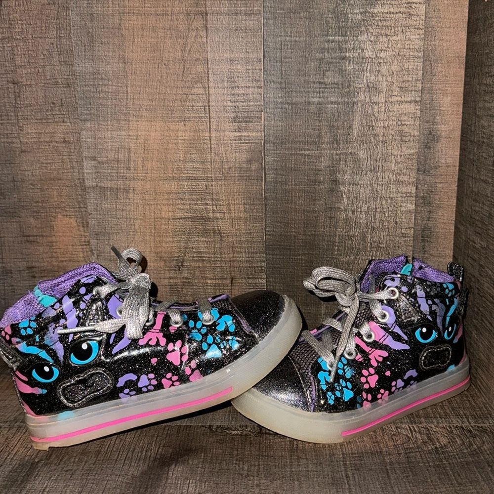 LIGHT -UP shoes-‎ size 10